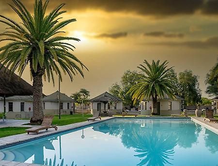 Kalahari Arms Hotel Khemsbok Bagian luar foto