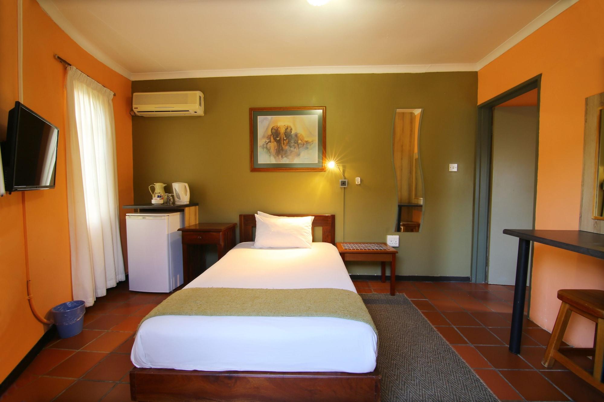 Kalahari Arms Hotel Khemsbok Bagian luar foto
