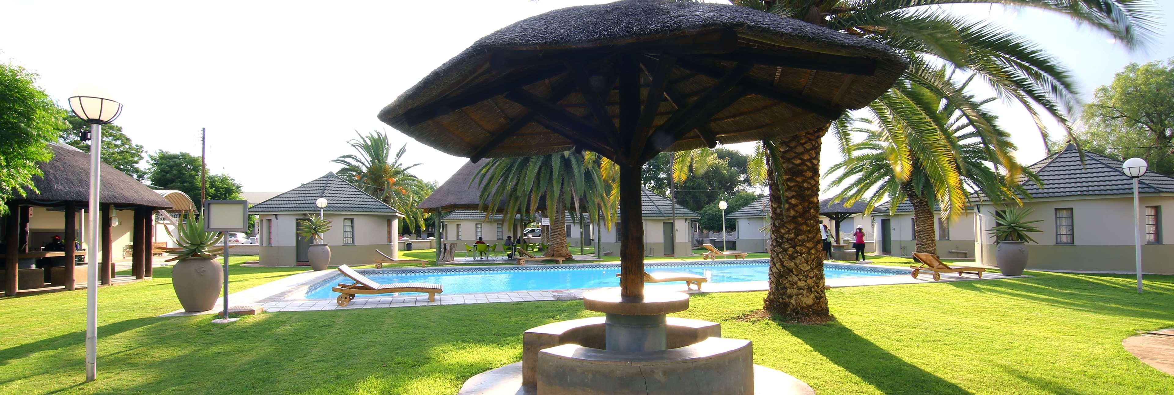 Kalahari Arms Hotel Khemsbok Bagian luar foto