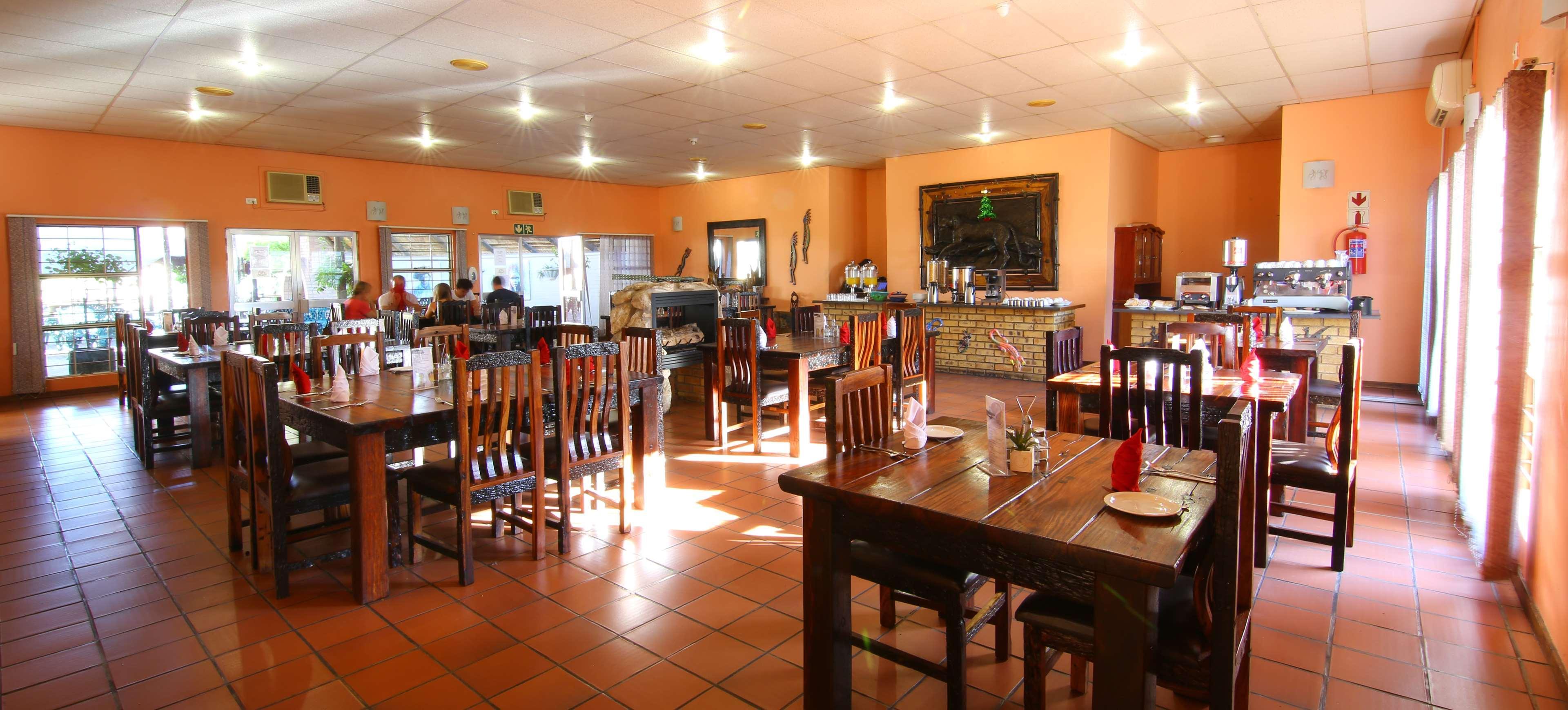 Kalahari Arms Hotel Khemsbok Bagian luar foto