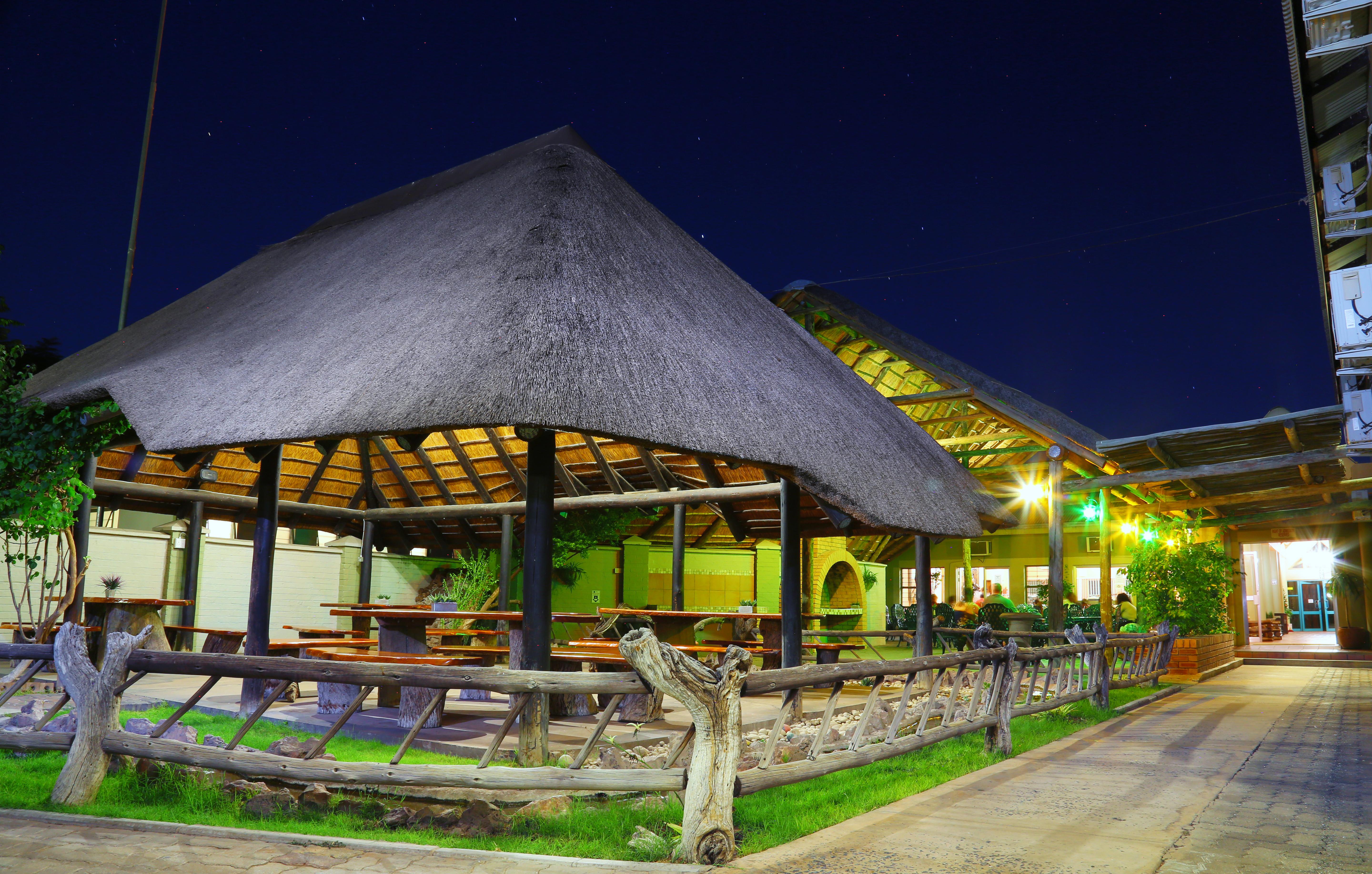 Kalahari Arms Hotel Khemsbok Bagian luar foto