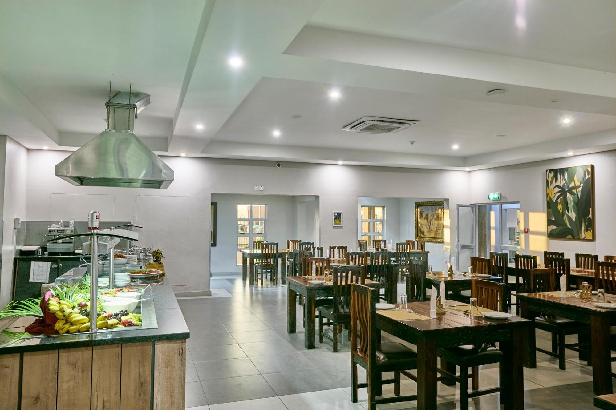 Kalahari Arms Hotel Khemsbok Bagian luar foto