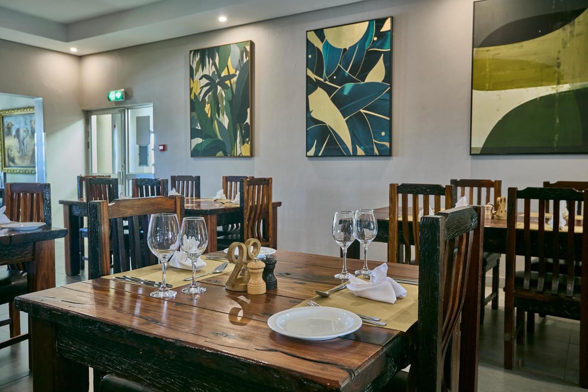 Kalahari Arms Hotel Khemsbok Bagian luar foto