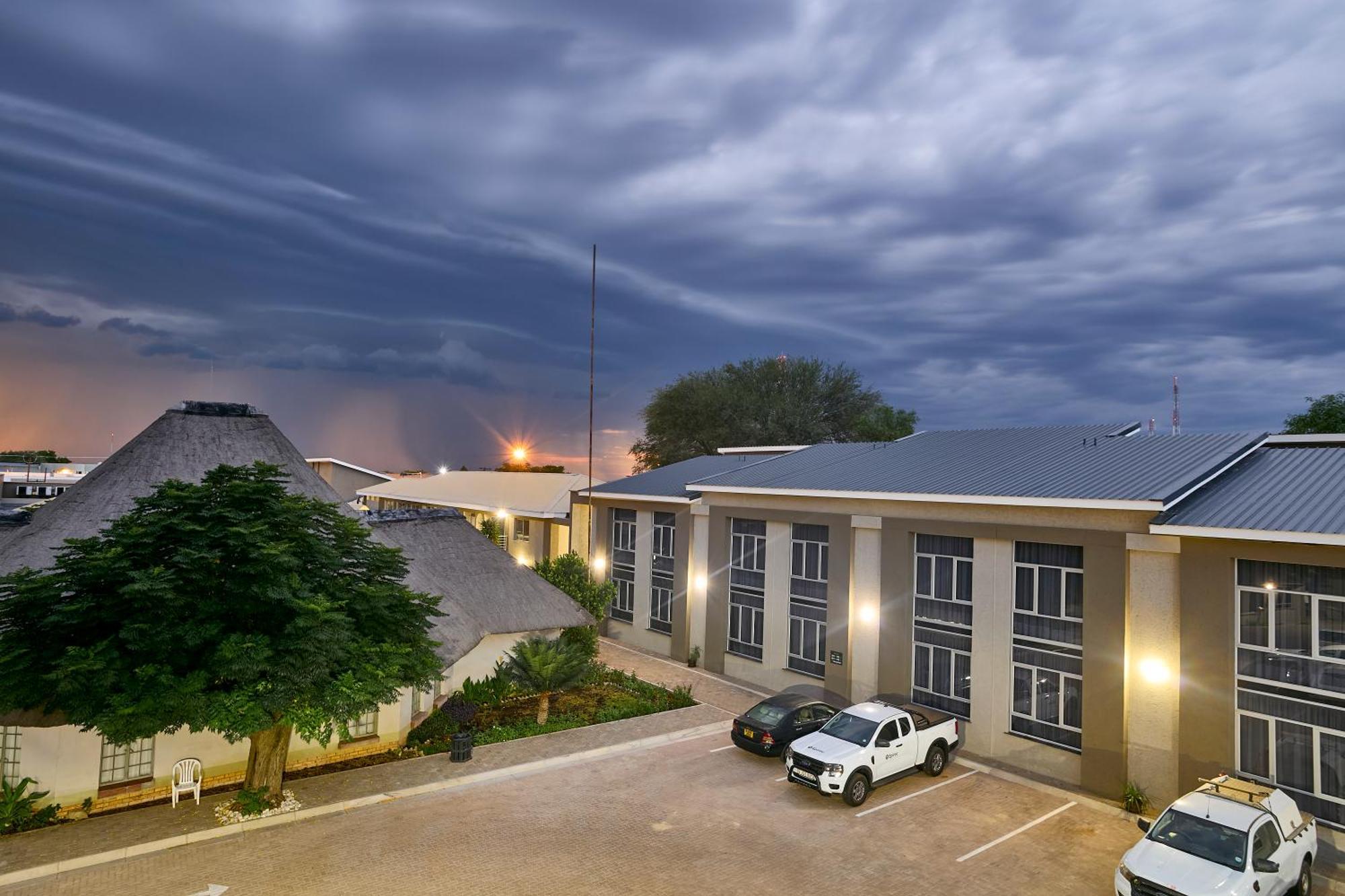 Kalahari Arms Hotel Khemsbok Bagian luar foto