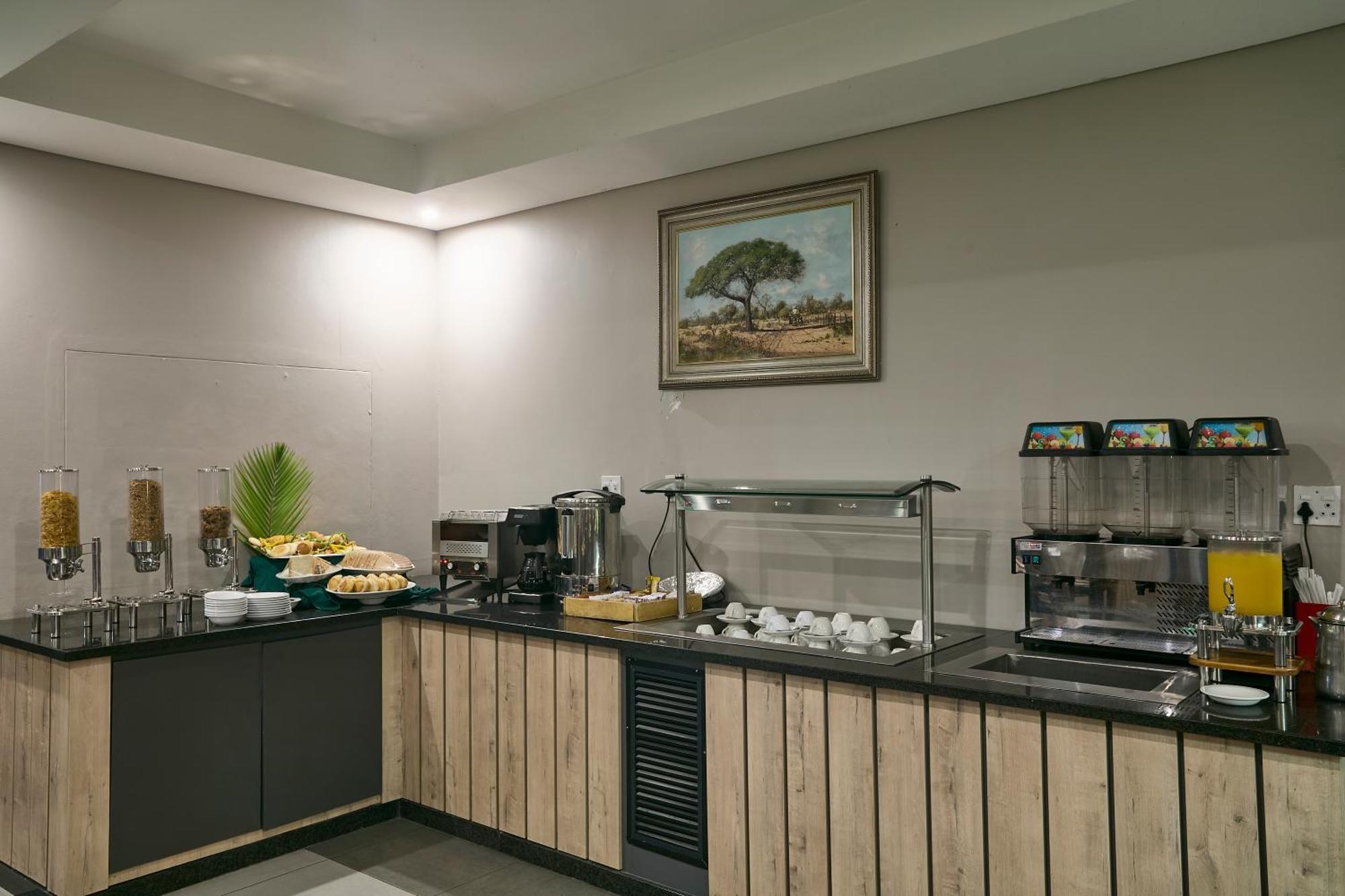 Kalahari Arms Hotel Khemsbok Bagian luar foto