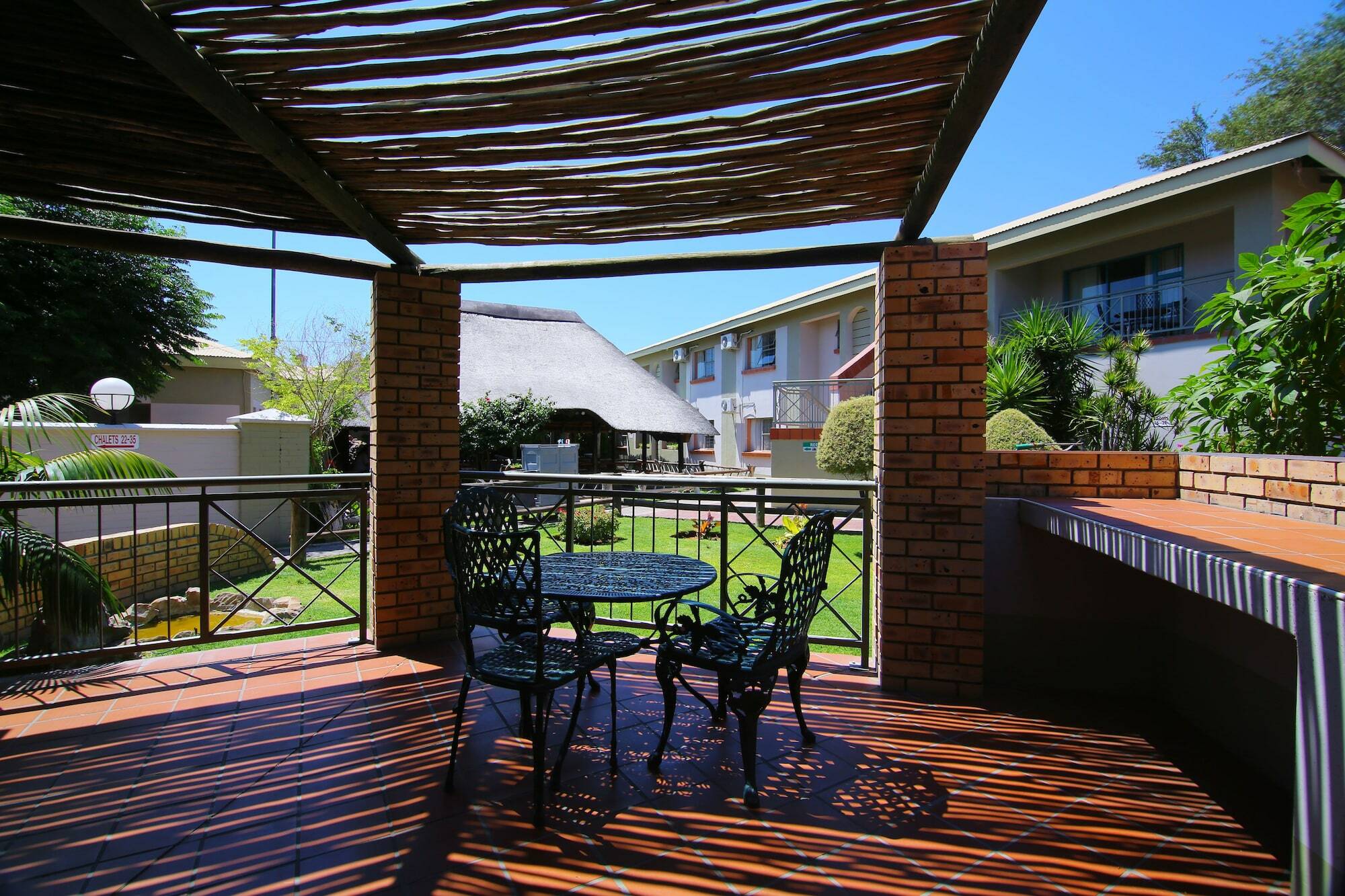 Kalahari Arms Hotel Khemsbok Bagian luar foto