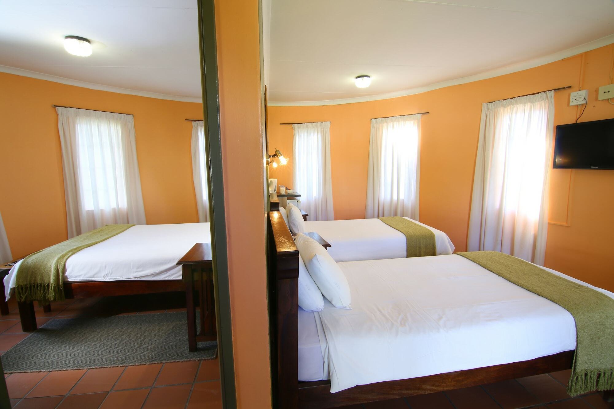 Kalahari Arms Hotel Khemsbok Bagian luar foto