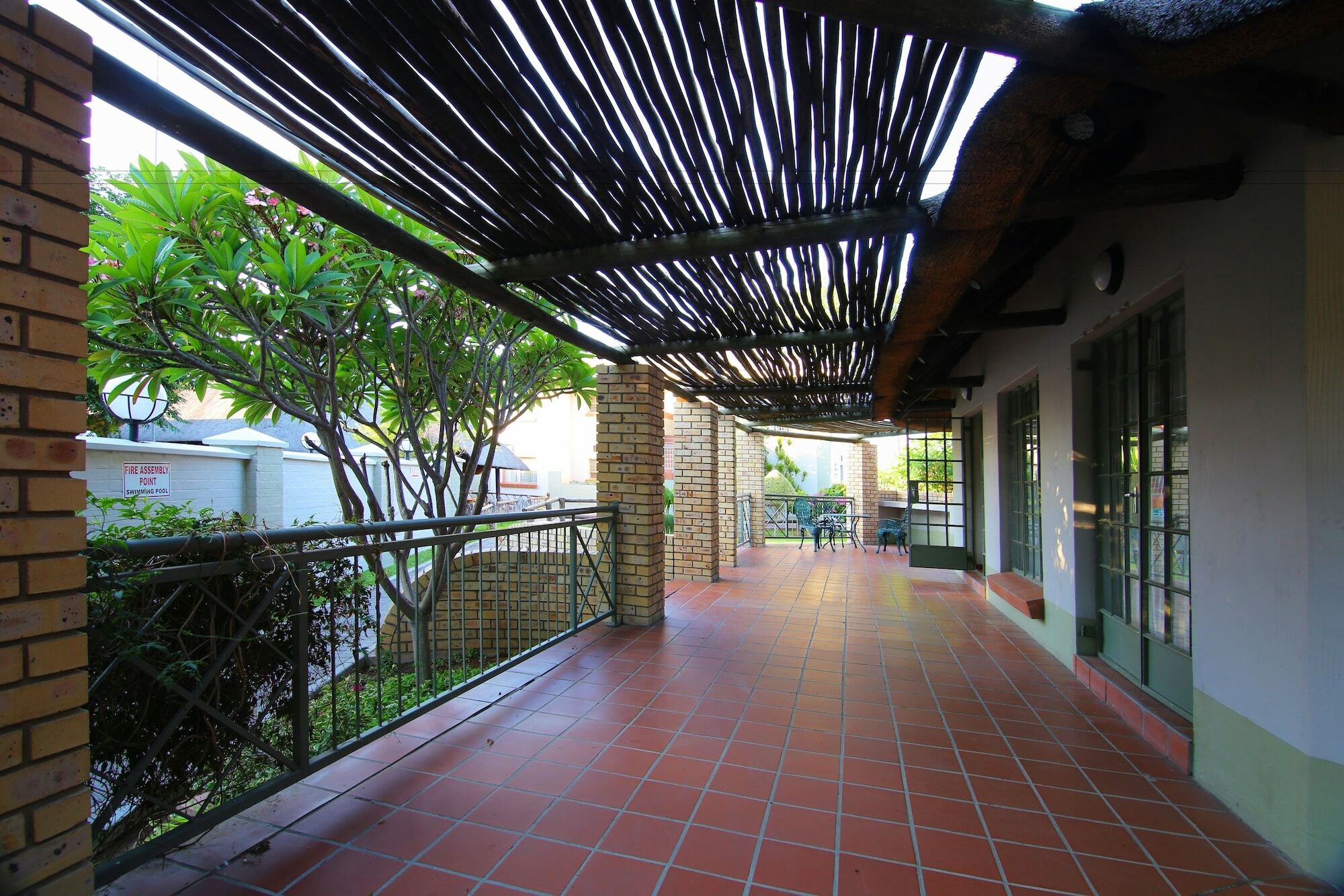 Kalahari Arms Hotel Khemsbok Bagian luar foto